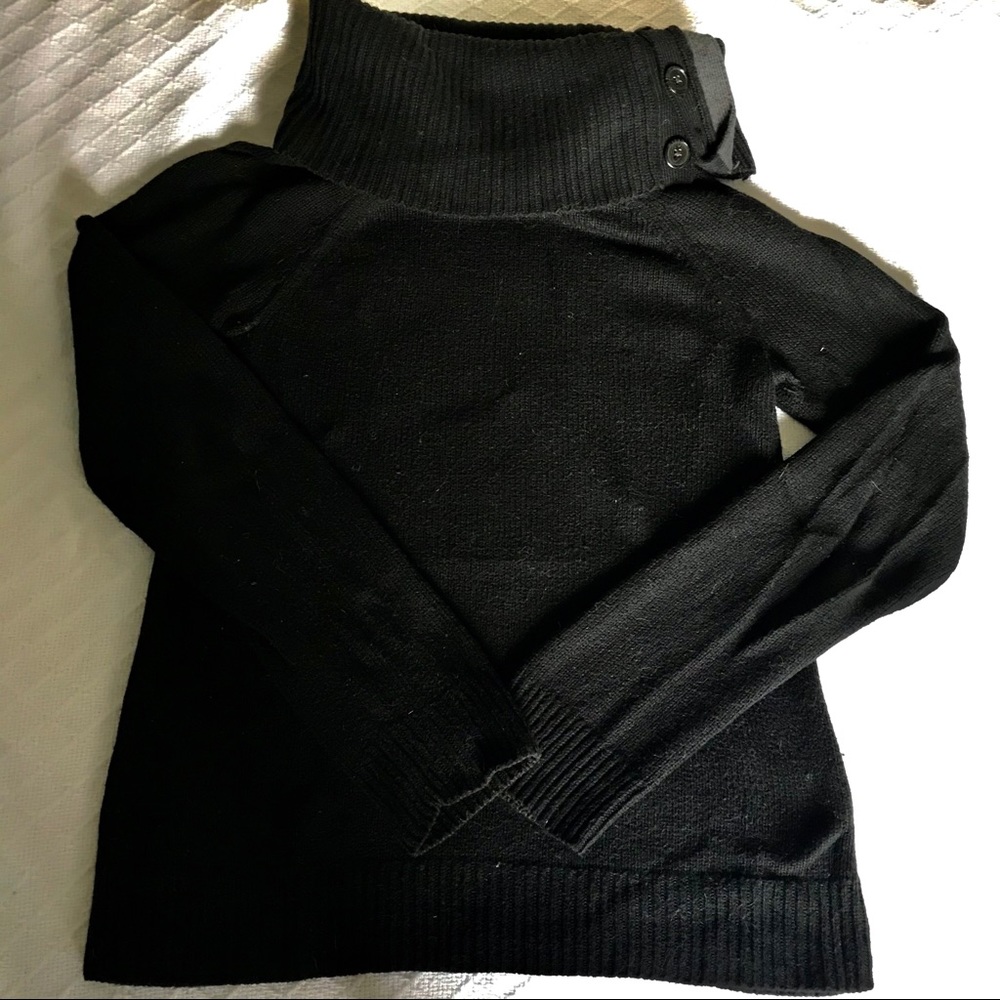 GAP cotton black sweater with buttoned collar